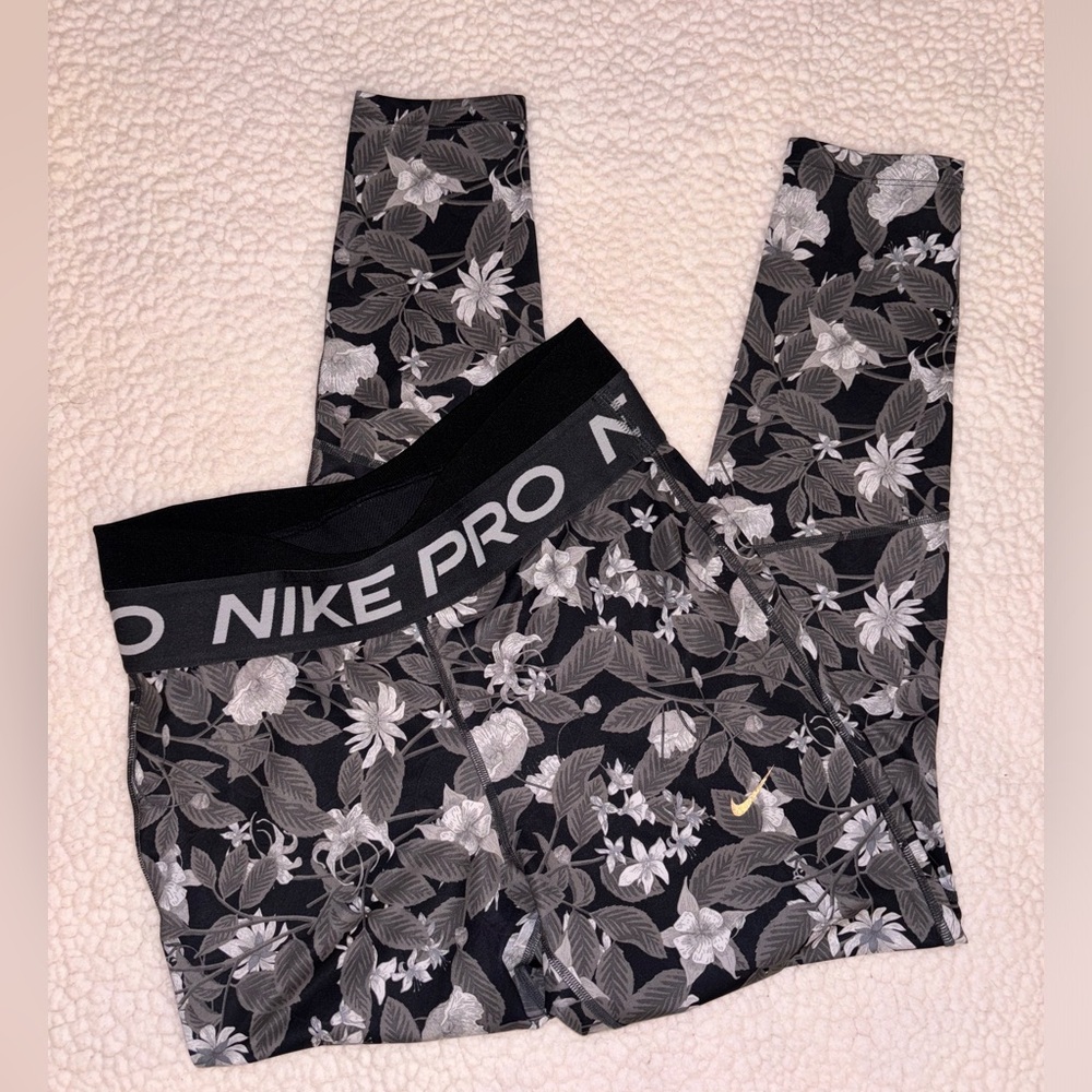 Women’s Nike PRO leggings tight fit gym yoga pants M